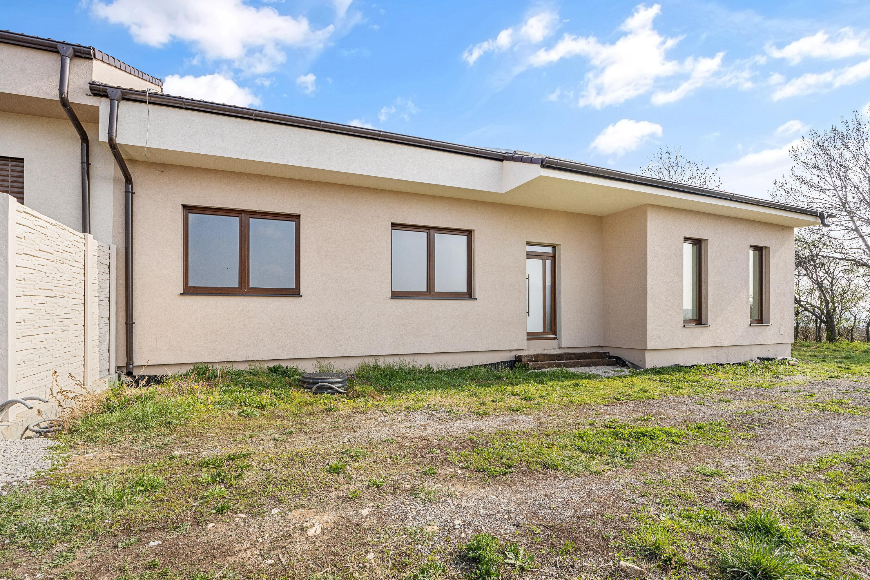 Na predaj | 4 izbový rodinný dom 125 m² - Novostavba - Smolenice