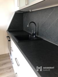 Ponúkame na prenájom kompletne zrekonštruovanej garsónky na sídlisku Juh v Trenčíne.