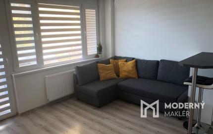 Ponúkame na prenájom kompletne zrekonštruovanej garsónky na sídlisku Juh v Trenčíne.