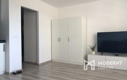 Ponúkame na prenájom kompletne zrekonštruovanej garsónky na sídlisku Juh v Trenčíne.