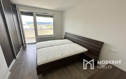 Prenájom luxusného 4izbového bytu s terasou