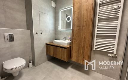 Prenájom luxusného 4izbového bytu s terasou