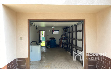 Veľký rodinný dom v pešej dostupnosti do centra mesta v Trenčíne