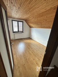 Veľký rodinný dom v pešej dostupnosti do centra mesta v Trenčíne