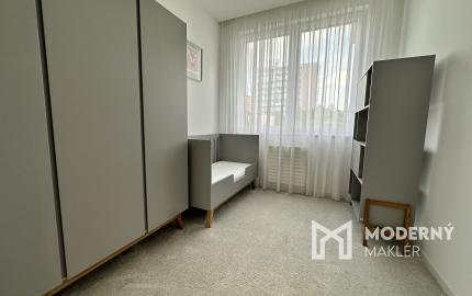 LUXUSNÝ 4 IZBOVÝ, KOMPLETNE ZARIADENÝ BYT, SARATOVSKÁ, TRENČÍN