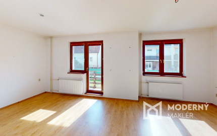 Veľký rodinný dom v pešej dostupnosti do centra mesta v Trenčíne