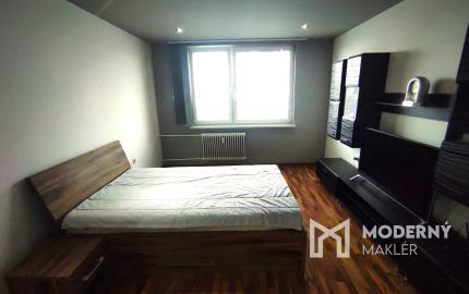 Zrekonštruovaný 3-izbový byt vo výbornej lokalite Nového Mesta nad Váhom