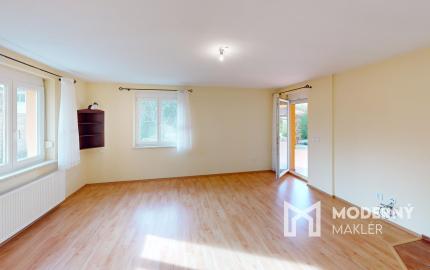Štvorizbový bungalov s výmerou 162m2 na pozemku 1010 m2, v bezpečnom uzavretom komplexe v centre mesta