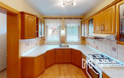 Štvorizbový bungalov s výmerou 162m2 na pozemku 1010 m2, v bezpečnom uzavretom komplexe v centre mesta