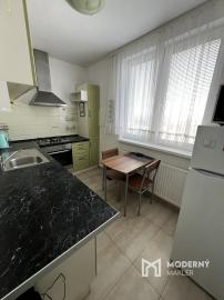 Prerobený 2 izbový byt v Trenčíne, Lavičková ulica, bezproblémové parkovanie