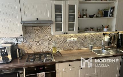 PREDANÝ !!! 3-izbový byt s vlastnou záhradou