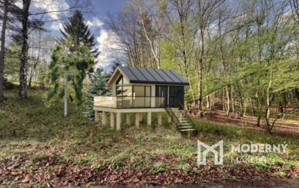 Na predaj pozemok na výstavbu chaty - domu v krásnom prostredí obklopený lesom v oblasti Drietoma - Javorové pri Trenčíne.