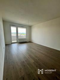 Dvojizbový byt s výhľadom na Trenčiansky hrad