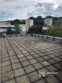 PREDAJ! 3 izbový byt s terasou, v rodinnom dome v centre