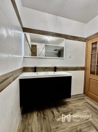 PREDAJ! 3 izbový byt s terasou, v rodinnom dome v centre