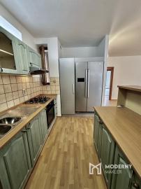 PREDAJ! 3 izbový byt s terasou, v rodinnom dome v centre