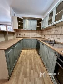 PREDAJ! 3 izbový byt s terasou, v rodinnom dome v centre