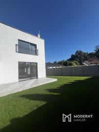 Na predaj novostavba RD s pekným pozemkom v Gabčíkove