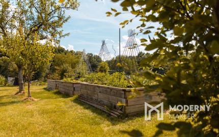 Drevenica, novostavba v obci Cimenná, v srdci prírody