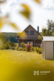 Drevenica, novostavba v obci Cimenná, v srdci prírody