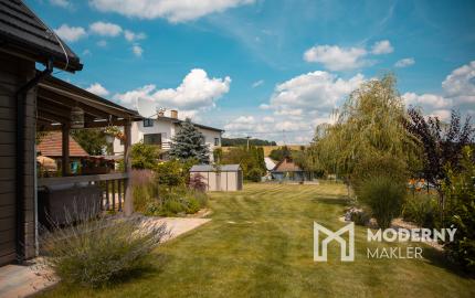 Drevenica, novostavba v obci Cimenná, v srdci prírody