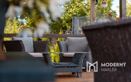 Drevenica, novostavba v obci Cimenná, v srdci prírody