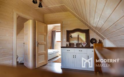 Drevenica, novostavba v obci Cimenná, v srdci prírody