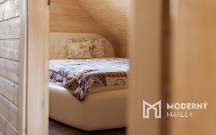 Drevenica, novostavba v obci Cimenná, v srdci prírody