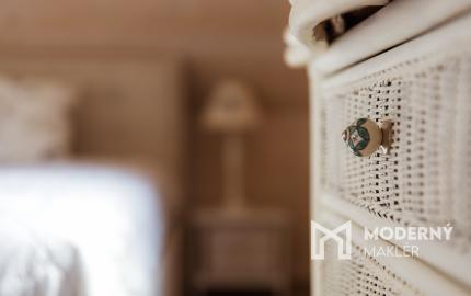 Drevenica, novostavba v obci Cimenná, v srdci prírody