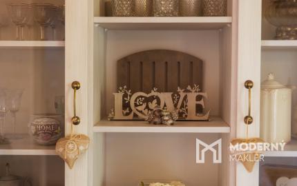 Drevenica, novostavba v obci Cimenná, v srdci prírody