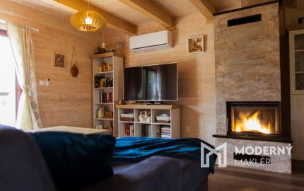 Drevenica, novostavba v obci Cimenná, v srdci prírody