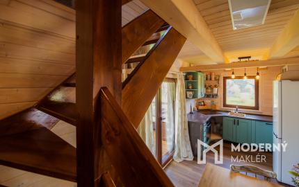 Drevenica, novostavba v obci Cimenná, v srdci prírody