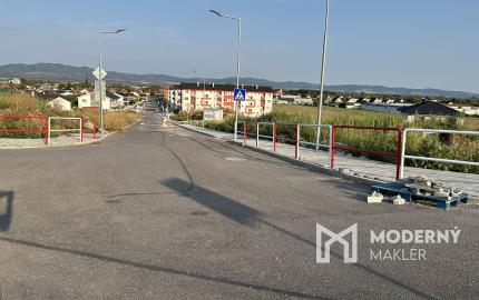 Pozemok so stavebným povolením pre rodinný dom