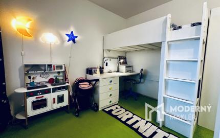 Predaj útulného zariadeného 3-izb. bytu s veľkou terasou