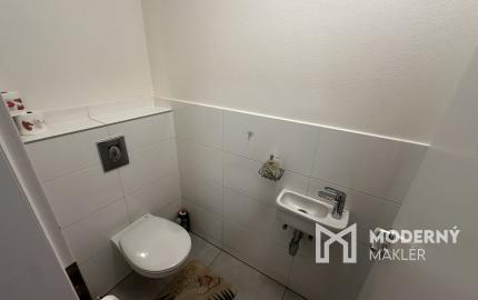 Predaj útulného zariadeného 3-izb. bytu s veľkou terasou