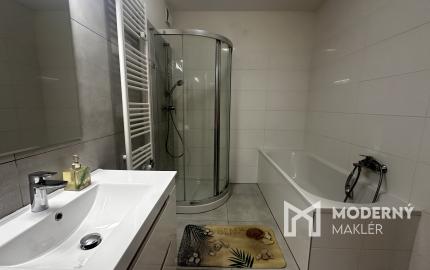 Predaj útulného zariadeného 3-izb. bytu s veľkou terasou