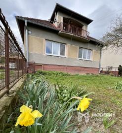 Rodinný dom v Trenčianskych Stankovciach na rovinatom pozemku 25x60m