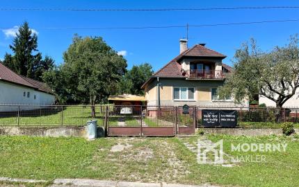 Rodinný dom v Trenčianskych Stankovciach na rovinatom pozemku 25x60m