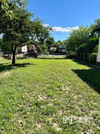 Rodinný dom v Trenčianskych Stankovciach na rovinatom pozemku 25x60m