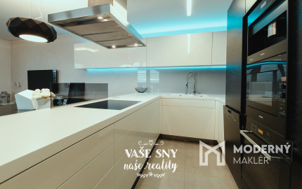 Prenájom 4izb bytu v centre Trenčína s terasou a parkovaním.