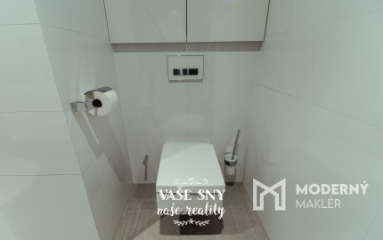 Prenájom 4izb bytu v centre Trenčína s terasou a parkovaním.