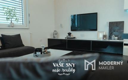 Prenájom 4izb bytu v centre Trenčína s terasou a parkovaním.