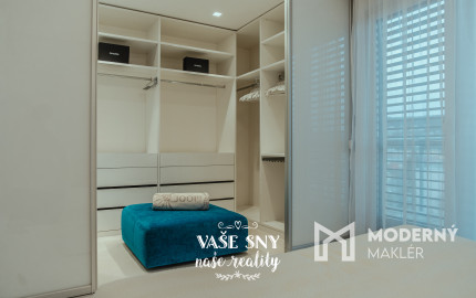 Prenájom 4izb bytu v centre Trenčína s terasou a parkovaním.