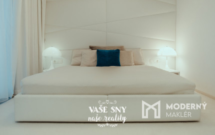 Prenájom 4izb bytu v centre Trenčína s terasou a parkovaním.