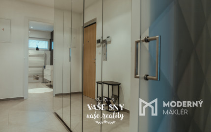 Prenájom 4izb bytu v centre Trenčína s terasou a parkovaním.