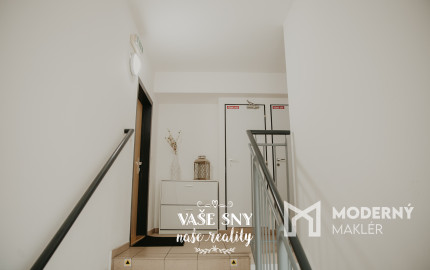 Prenájom 4izb bytu v centre Trenčína s terasou a parkovaním.