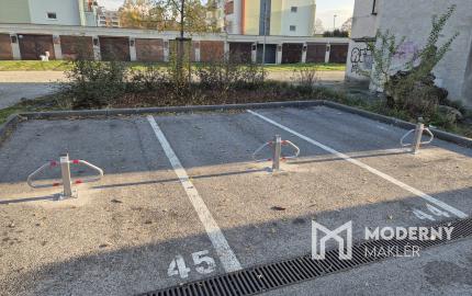 Predám vonkajšie parkovacie miesta na Bezručovej ulici