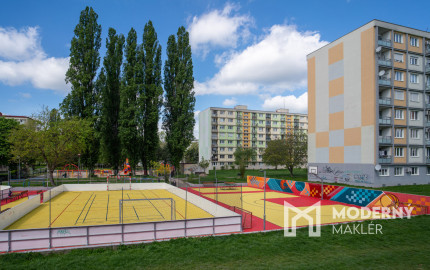 Na prenájom priestranný 3-izbový byt vo vyhľadávanej časti Ružinova