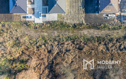 Na predaj rovinaté pozemky vhodné na výstavbu rodinných domov obci Malé Leváre