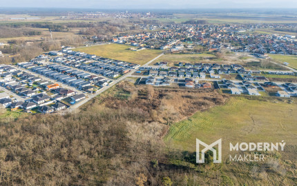 Na predaj rovinaté pozemky vhodné na výstavbu rodinných domov obci Malé Leváre